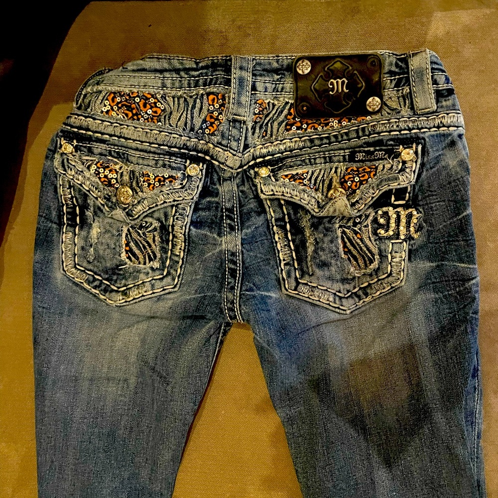 Hard to find pattern Size 27 True Religion Miss me Jeans